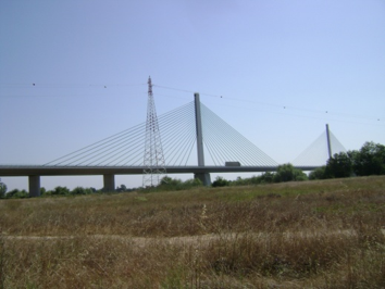 Ponte Salgueiro Maia sobre o Rio Tejo em Santarém